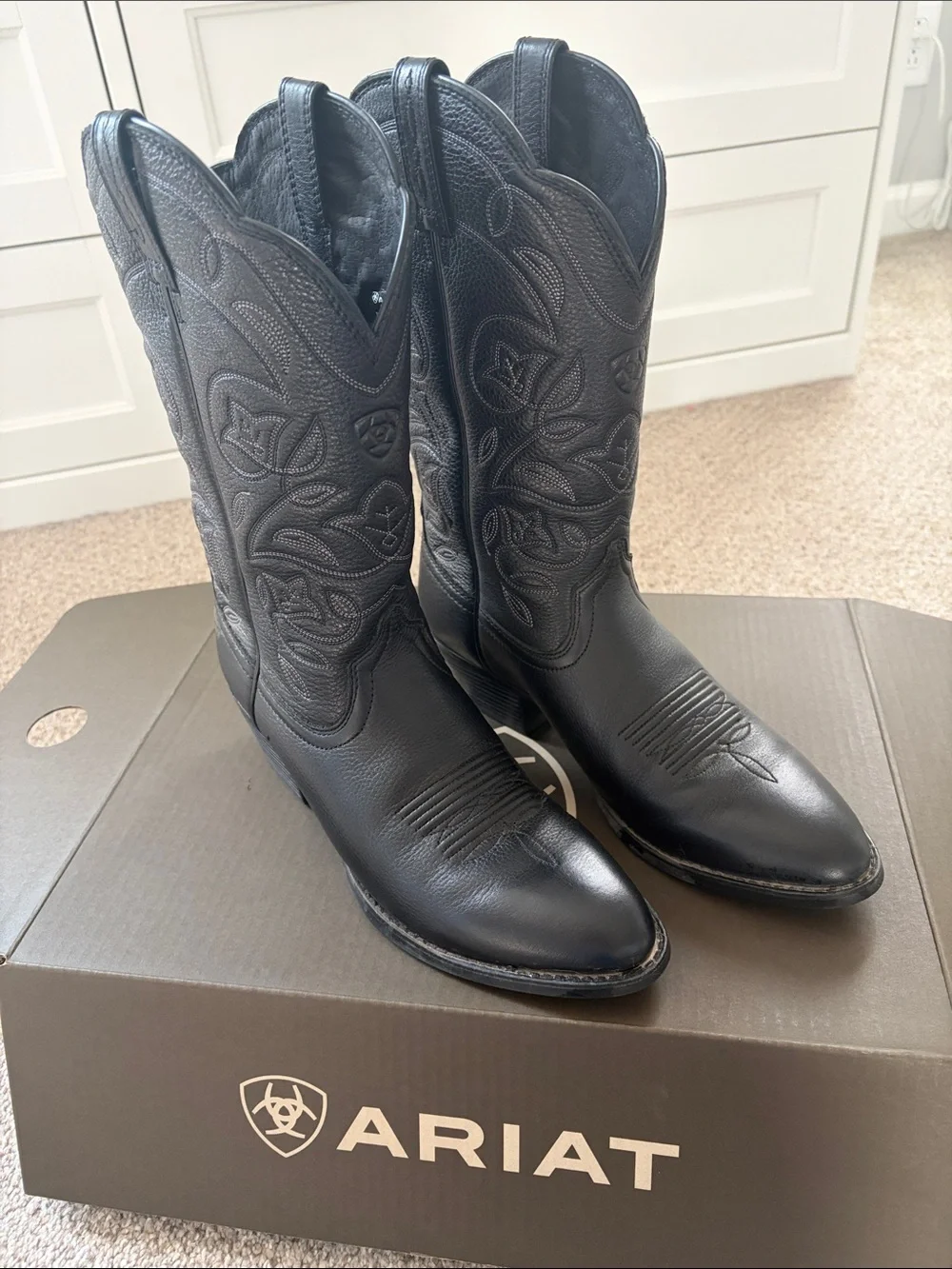 Ariat Black Embroidered Leather Cowboy Boots - Picture 1 of 4